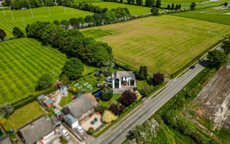 4 bedroom Detached house for sale in Legsby Road, Market Rasen, LN8