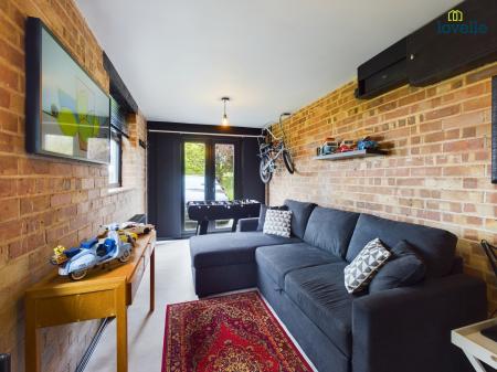 4 bedroom Detached house for sale in Legsby Road, Market Rasen, LN8