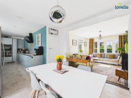 4 bedroom Detached house for sale in Legsby Road, Market Rasen, LN8