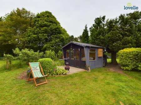 4 bedroom Detached house for sale in Legsby Road, Market Rasen, LN8