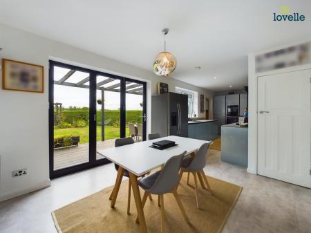 4 bedroom Detached house for sale in Legsby Road, Market Rasen, LN8