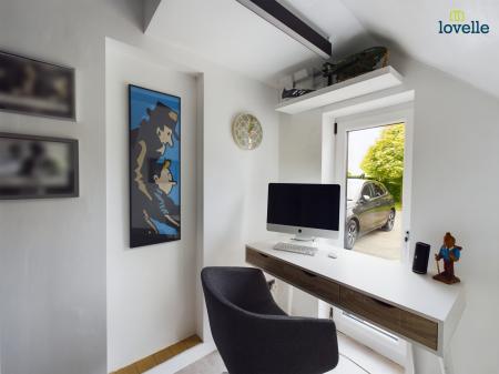 4 bedroom Detached house for sale in Legsby Road, Market Rasen, LN8