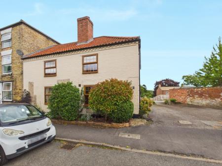 3 bedroom Semi-detached house for sale in High Street, Binbrook, LN8