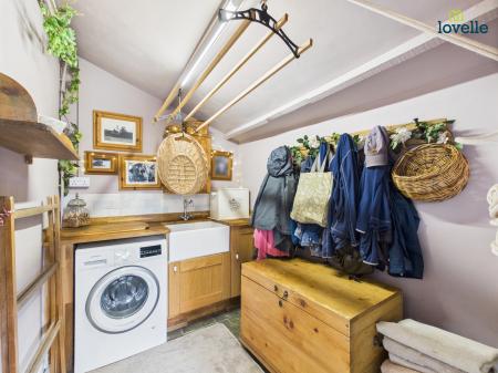 3 bedroom Semi-detached house for sale in High Street, Binbrook, LN8