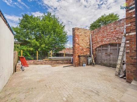 4 bedroom End of terrace house to let in Church Street, Market Rasen, LN8