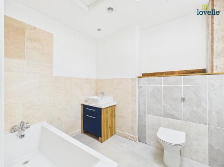 4 bedroom End of terrace house to let in Church Street, Market Rasen, LN8