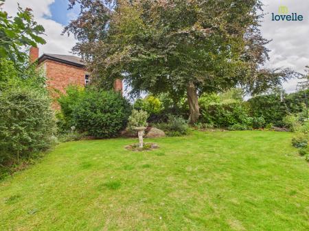 4 bedroom Detached house for sale in High Street, Waddingham, DN21