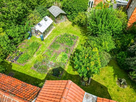 4 bedroom Detached house for sale in High Street, Waddingham, DN21