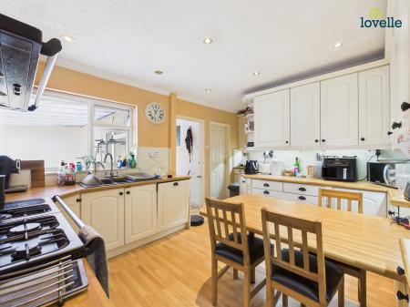 3 bedroom Detached bungalow for sale in Spridlington Road, Faldingworth, LN8