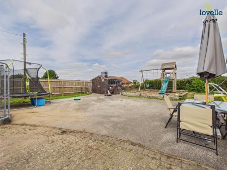 3 bedroom Detached bungalow for sale in Spridlington Road, Faldingworth, LN8