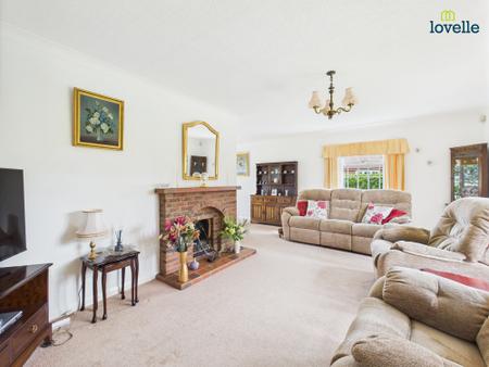 3 bedroom Detached bungalow for sale in Glen-Dell, Hatton, LN8
