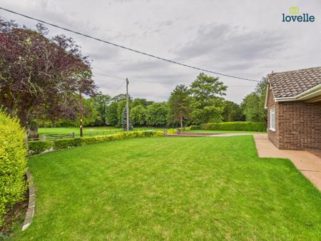 3 bedroom Detached bungalow for sale in Glen-Dell, Hatton, LN8