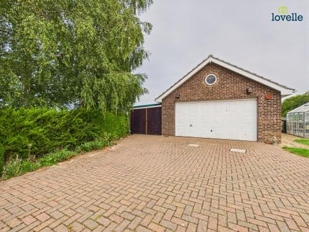 3 bedroom Detached bungalow for sale in Glen-Dell, Hatton, LN8