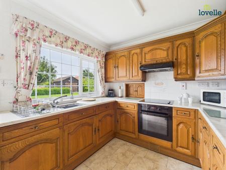 3 bedroom Detached bungalow for sale in Glen-Dell, Hatton, LN8