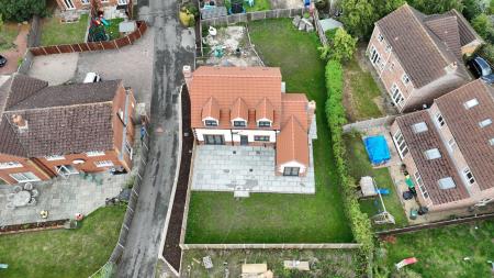 4 bedroom Detached house for sale in Gainsborough Road, Middle Rasen, LN8