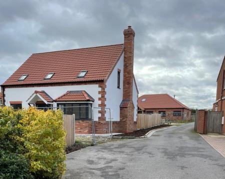 4 bedroom Detached house for sale in Gainsborough Road, Middle Rasen, LN8