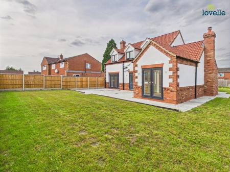 4 bedroom Detached house for sale in Gainsborough Road, Middle Rasen, LN8