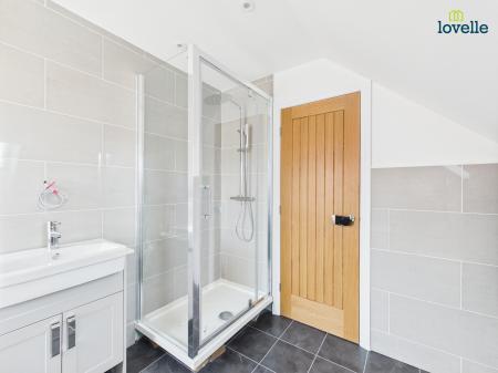 4 bedroom Detached house for sale in Gainsborough Road, Middle Rasen, LN8