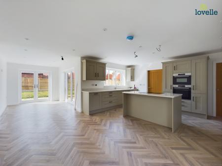 4 bedroom Detached house for sale in Gainsborough Road, Middle Rasen, LN8