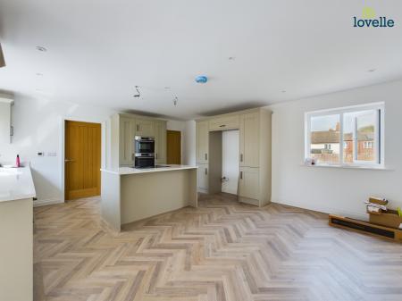 4 bedroom Detached house for sale in Gainsborough Road, Middle Rasen, LN8