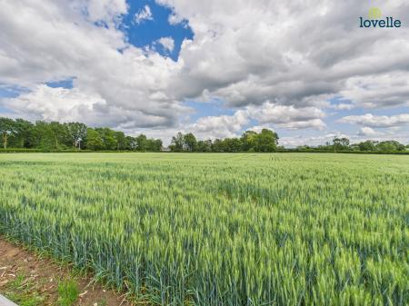 4 bedroom Detached house for sale in Folly Hill, Thornton Road, North Owersby, Market Rasen
