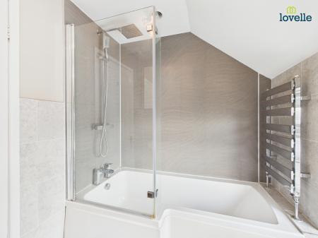 5 bedroom Detached house for sale in Church Street, Middle Rasen, LN8