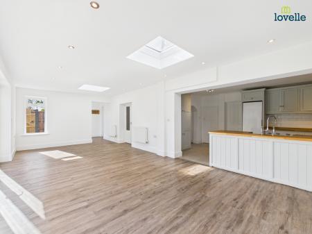 5 bedroom Detached house for sale in Church Street, Middle Rasen, LN8