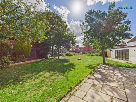 5 bedroom Detached house for sale in Church Street, Middle Rasen, LN8