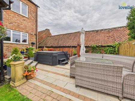 5 bedroom Detached house for sale in South Dale, Caistor, LN7