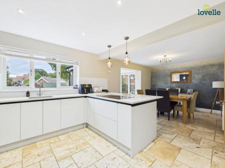 5 bedroom Detached house for sale in South Dale, Caistor, LN7