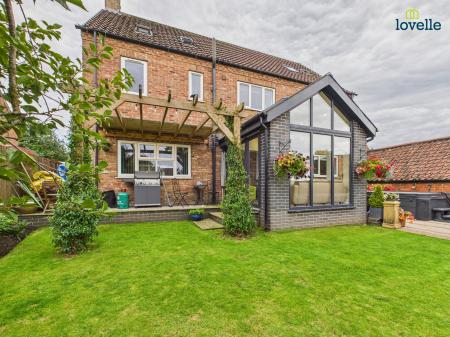 5 bedroom Detached house for sale in South Dale, Caistor, LN7