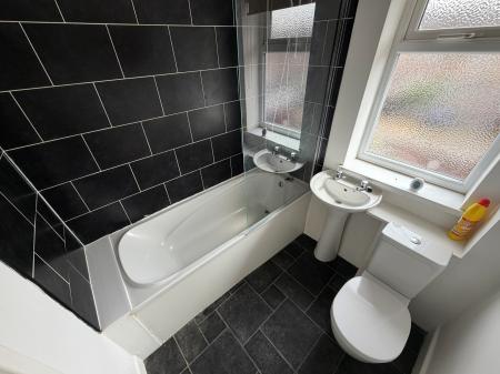 2 bedroom Terraced House to let in Edinburgh Road, Brookenby, LN8
