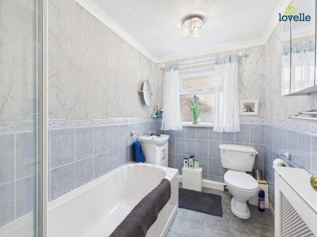 3 bedroom Detached bungalow for sale in Tennyson Close, Caistor, LN7