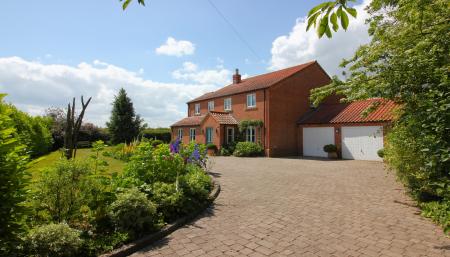 4 bedroom Detached house for sale in Main Road, Legsby, LN8