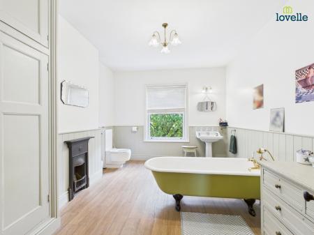 4 bedroom Detached house for sale in South Dale, Caistor, LN7