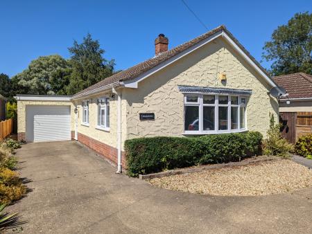 2 bedroom Detached bungalow for sale in Grimsby Road, Binbrook, LN8