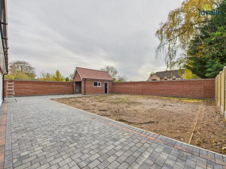 4 bedroom Detached house for sale in Gallamore Lane, Market Rasen, LN8