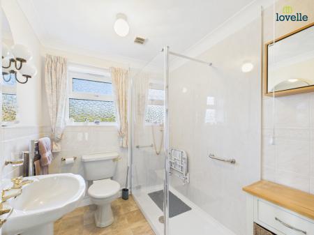 3 bedroom Detached bungalow for sale in Bardney Road, Wragby, LN8