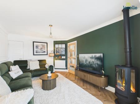 4 bedroom Detached house for sale in Aintree Drive, Market Rasen, LN8