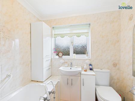 2 bedroom Detached bungalow for sale in Orchard Way, Market Rasen, LN8