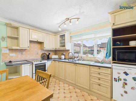 2 bedroom Detached bungalow for sale in Orchard Way, Market Rasen, LN8