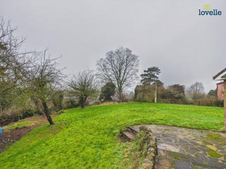 4 bedroom Detached bungalow to let in Castle Hill, Caistor, LN7