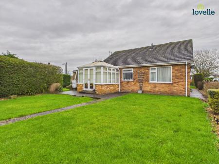 2 bedroom Detached bungalow for sale in Mill Road, Market Rasen, LN8