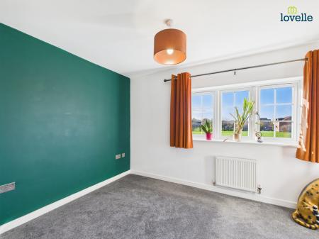 3 bedroom Semi-detached house to let in Kingfisher Drive, Market Rasen, LN8