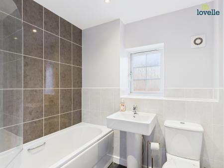 3 bedroom Semi-detached house to let in Kingfisher Drive, Market Rasen, LN8