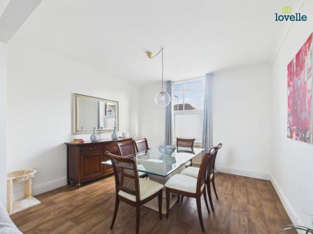 2 bedroom Terraced House to let in Barrow Road, New Holland, DN19