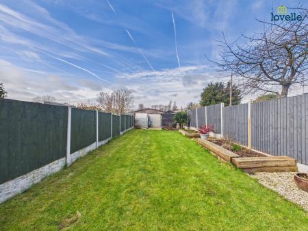 2 bedroom Terraced House to let in Barrow Road, New Holland, DN19