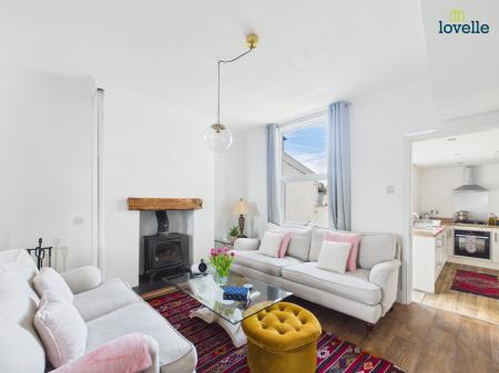 2 bedroom Terraced House to let in Barrow Road, New Holland, DN19