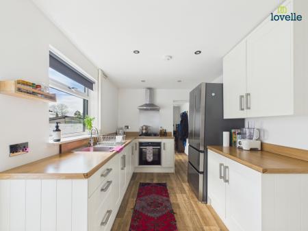 2 bedroom Terraced House to let in Barrow Road, New Holland, DN19