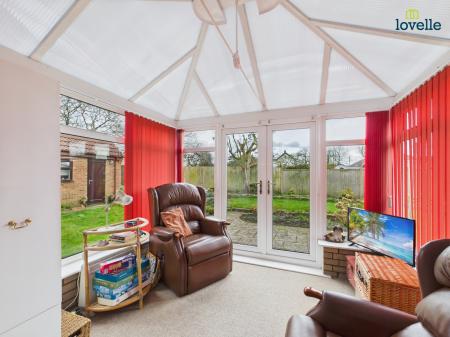 3 bedroom Detached bungalow for sale in Meadowfield, Middle Rasen, LN8